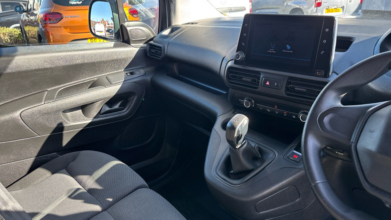 Peugeot Partner Long Diesel 850 1.5 BlueHDi 100 Professional Crew Van